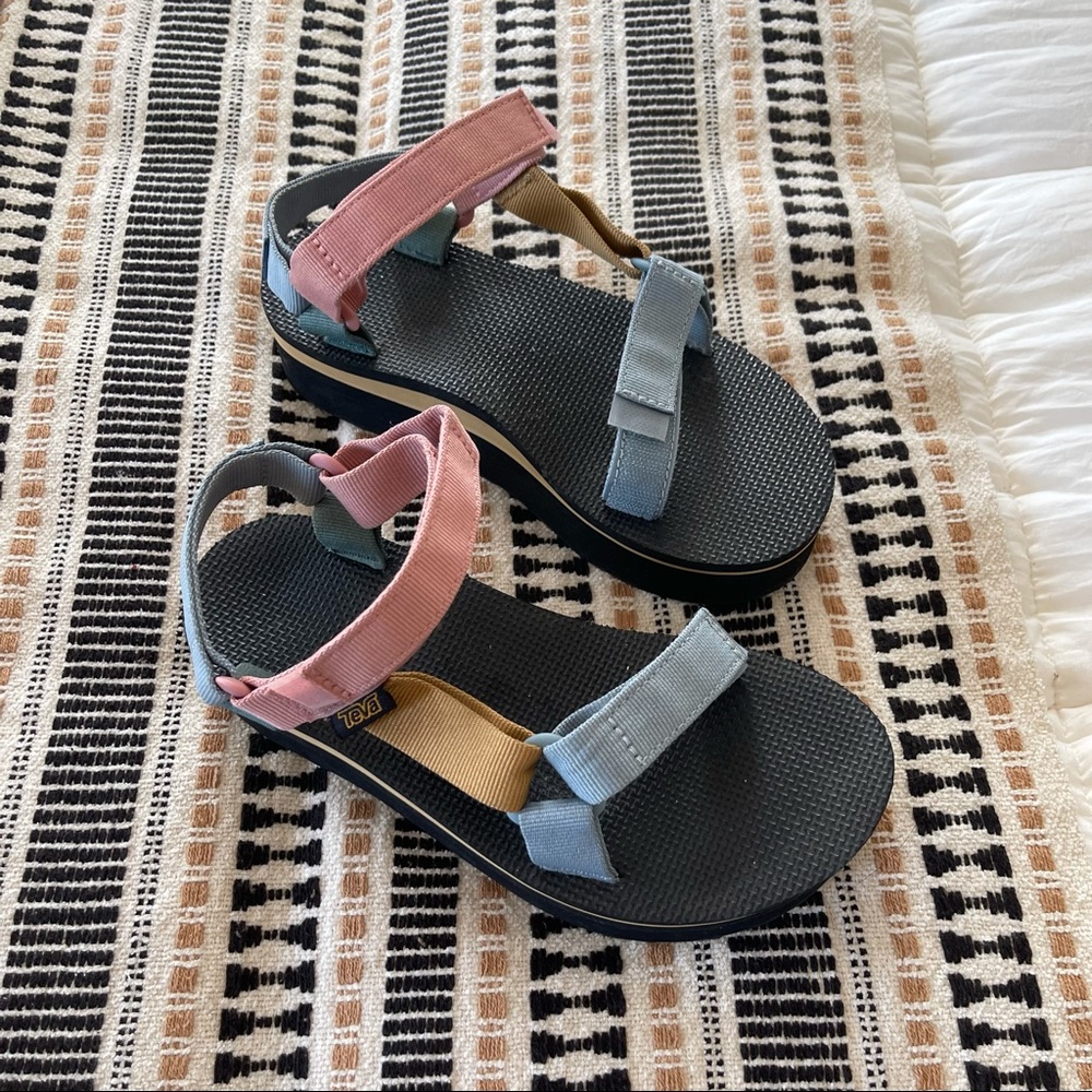 Teva Color Block Platform Sandals Size 6